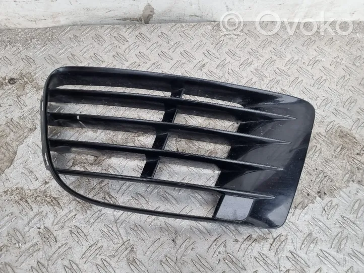 Volkswagen Golf VI Kratka dolna zderzaka przedniego 5K0853665E