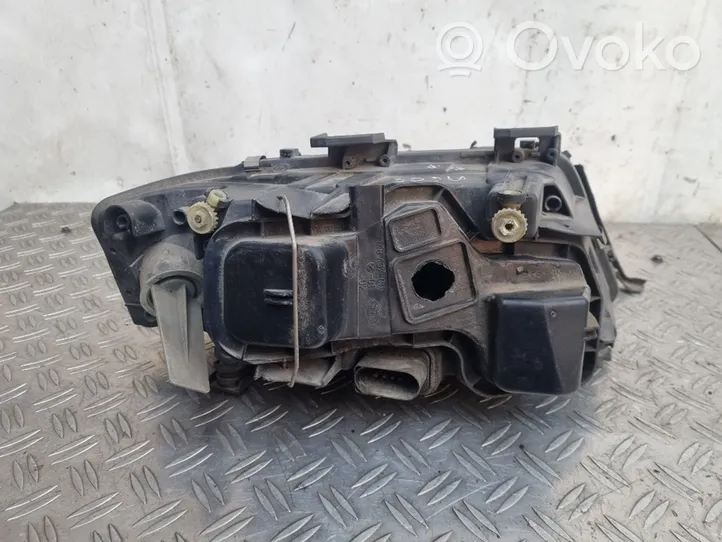 Audi A6 S6 C5 4B Phare frontale 14846500