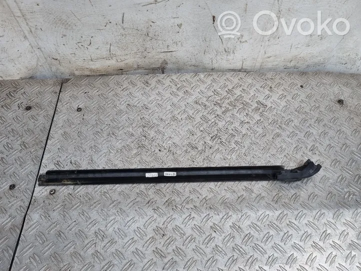 Volkswagen Eos Moulures des vitres de la porte arrière 1Q0853299J