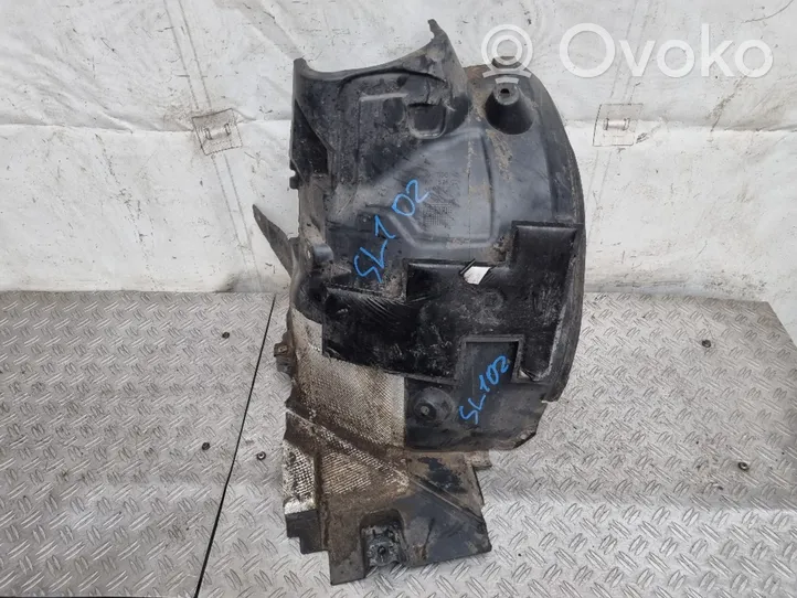 Mercedes-Benz C W204 Pare-boue passage de roue avant A2046984030