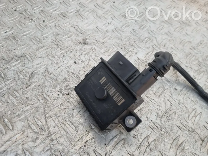 BMW 1 E82 E88 Glow plug pre-heat relay 7798000