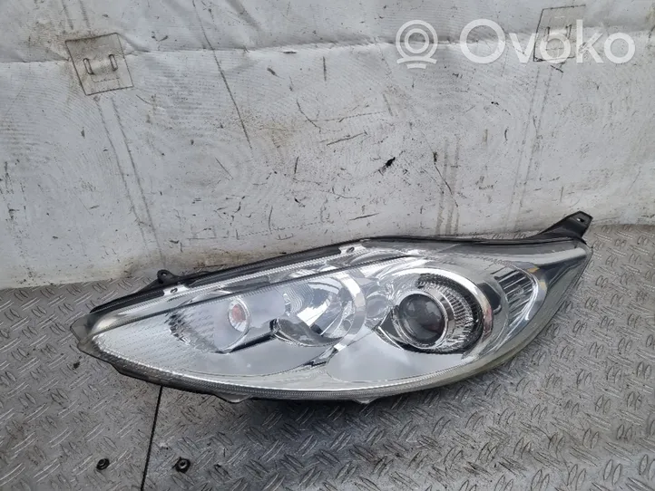 Ford Fiesta Lampa przednia 8A6113W030DG