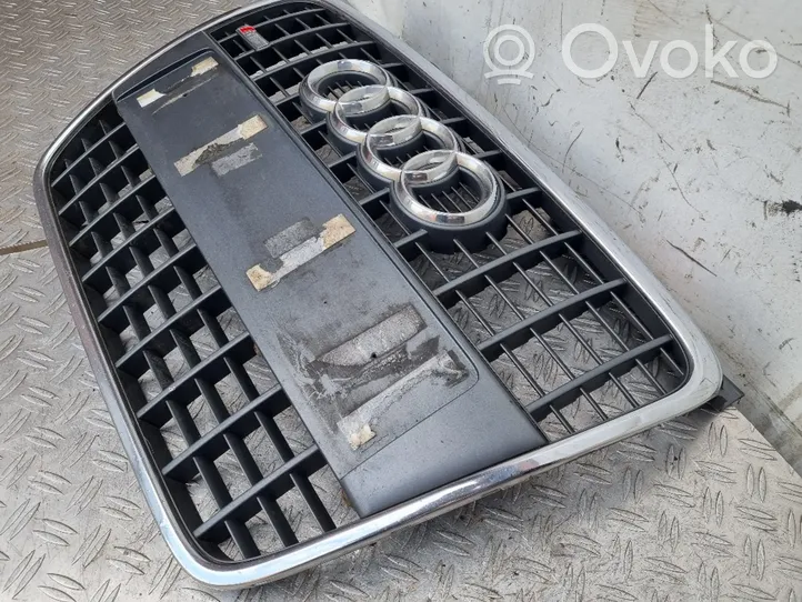 Audi A4 S4 B7 8E 8H Grille calandre supérieure de pare-chocs avant 8E0850651M