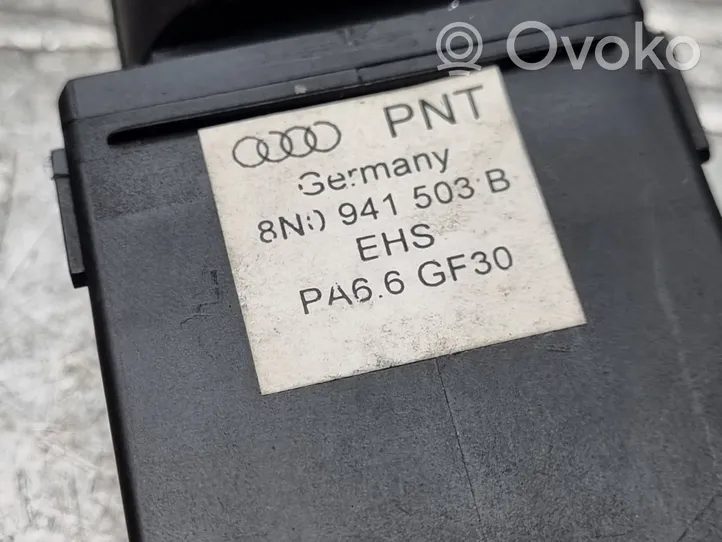 Audi TT Mk1 Tuulilasinlämmittimen kytkin 8N0941503B