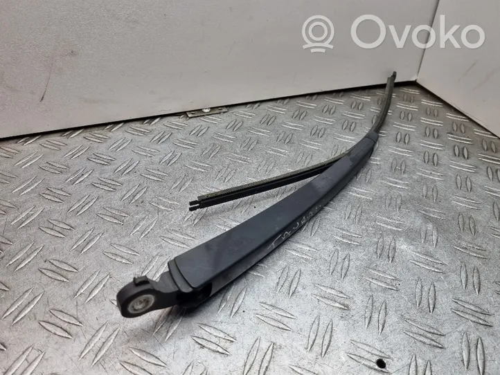 Volkswagen Touran I Ramię wycieraczki szyby tylnej 1T0955707A