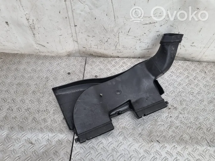 BMW X1 E84 Parte del condotto di aspirazione dell'aria 7798772