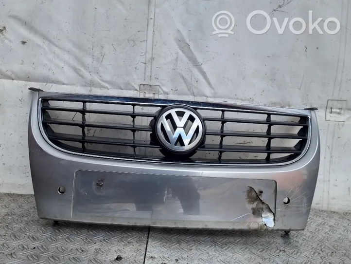 Volkswagen Touran I Rejilla superior del radiador del parachoques delantero 1T0853651D
