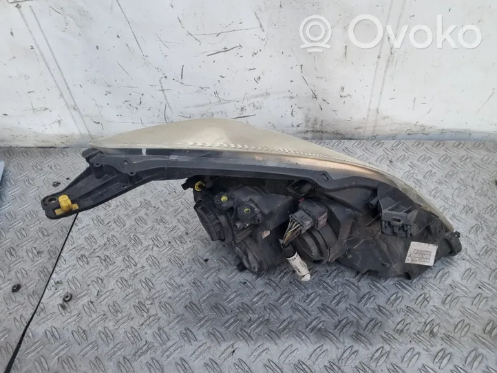 Opel Signum Lampa przednia 13170917