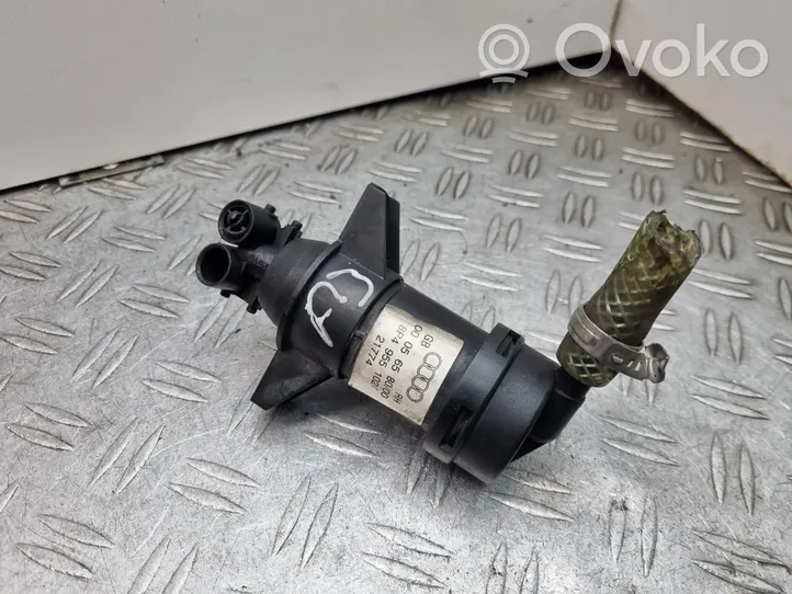 Audi A3 S3 A3 Sportback 8P Headlight washer spray nozzle 8P4955102