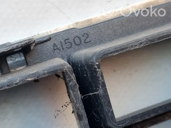 Volvo S60 Front bumper upper radiator grill 08693331