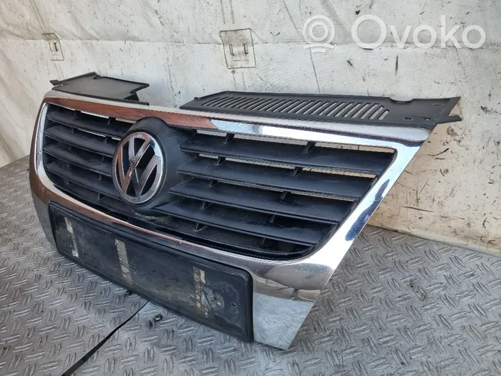 Volkswagen PASSAT B6 Front bumper upper radiator grill 3C0853651B