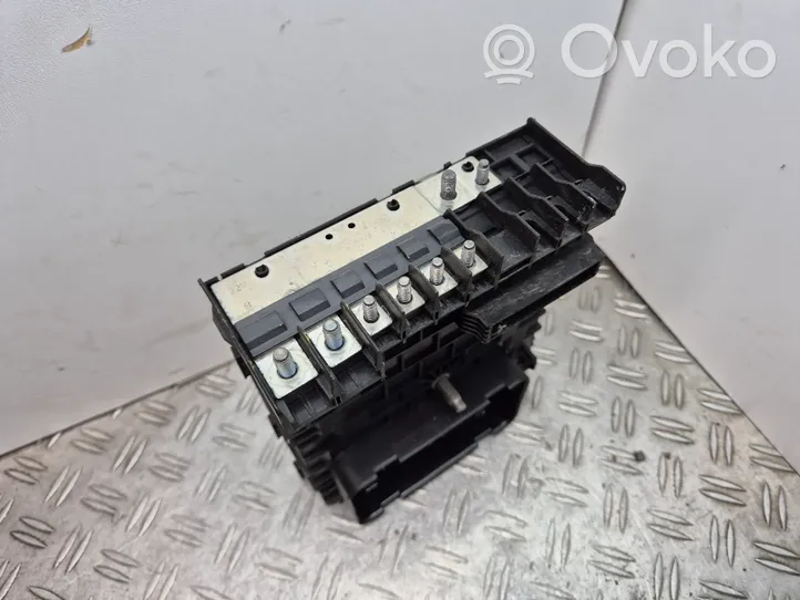 Skoda Octavia Mk2 (1Z) Fuse module 1K0937125D