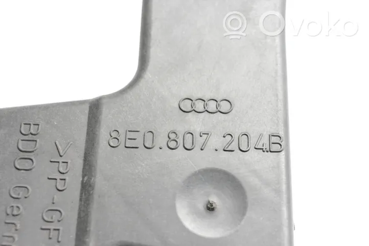 Audi A4 S4 B7 8E 8H Uchwyt / Mocowanie zderzaka przedniego 8E0807204B