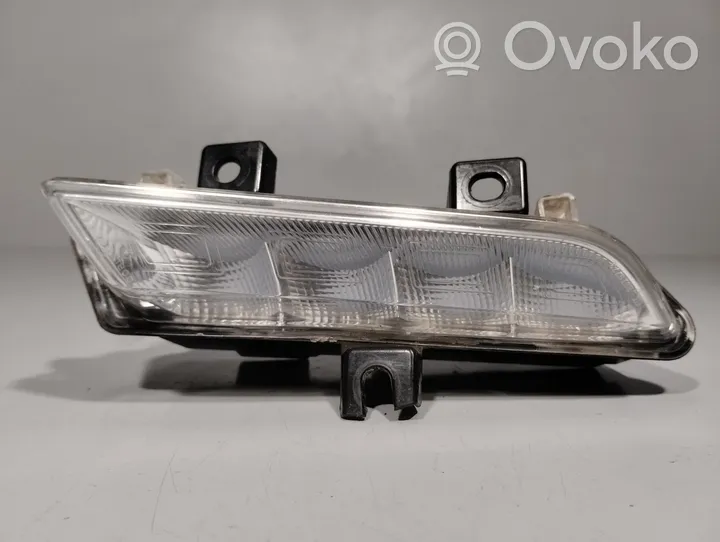 Renault Clio IV Phare frontale 89208541