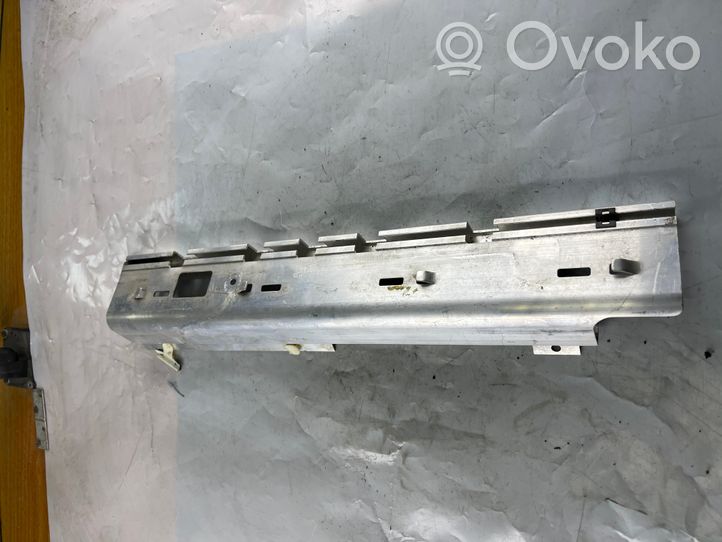 Jaguar XJ X351 Listello di supporto del sottoporta AW93107B00AD