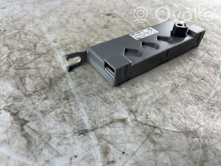 Jaguar XJ X351 Radio antena AW9318C847CB