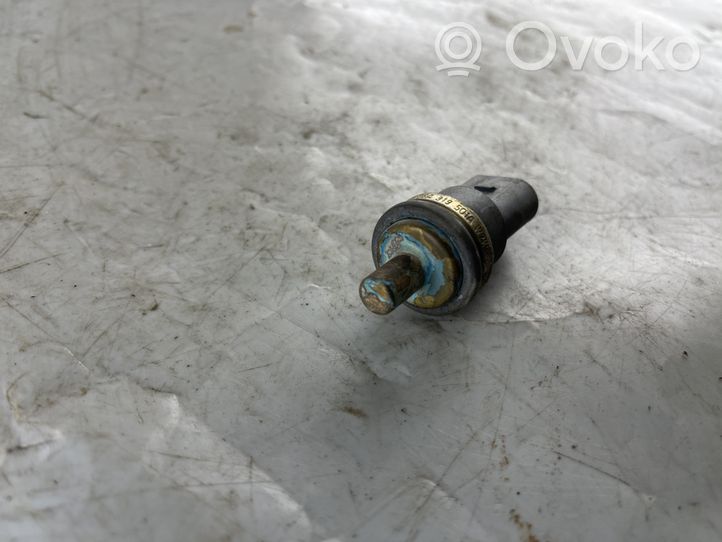 Audi A4 S4 B7 8E 8H Sonde de température de liquide de refroidissement 06A919501A