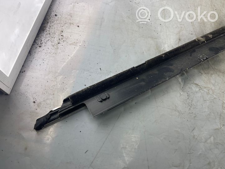 Audi A8 S8 D3 4E Moulures des vitres de la porte avant 4E0853284C