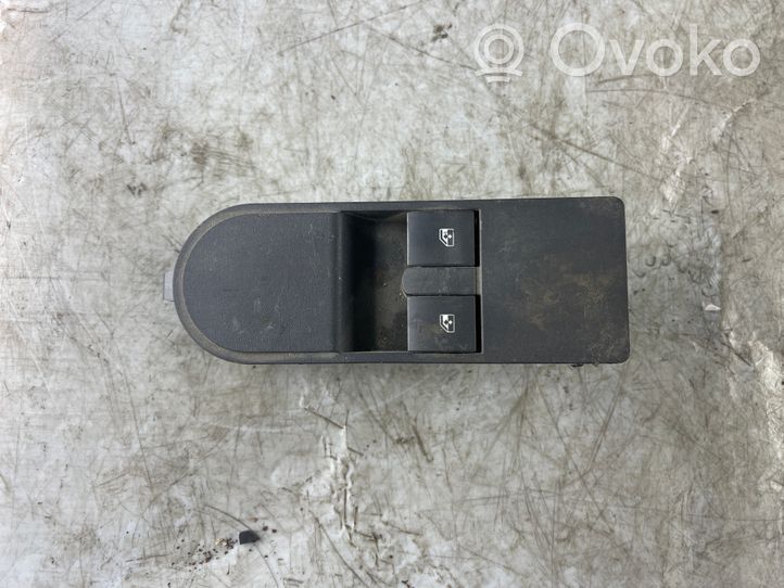 Opel Astra H A set of switches 13228707