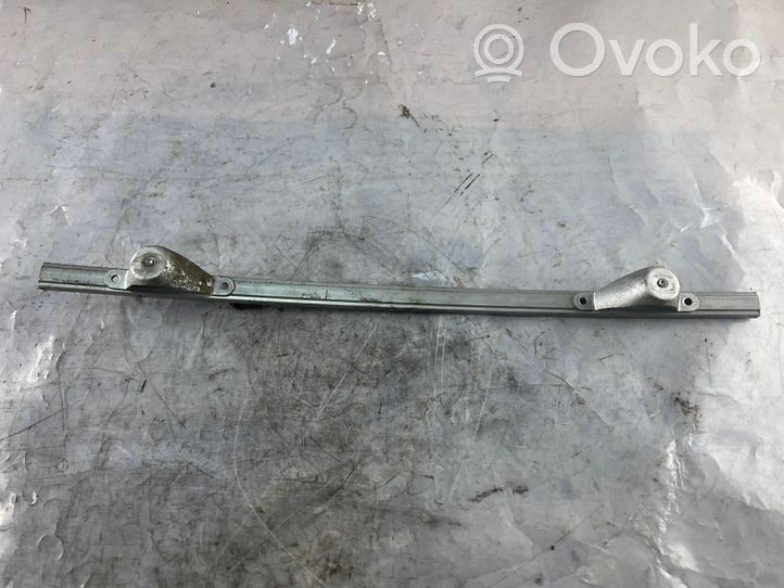 Opel Zafira B Rail de pare-brise de porte avant 13132428