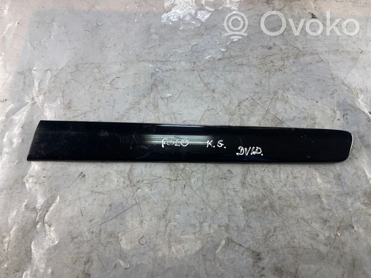 Volkswagen Polo IV 9N3 Rivestimento modanatura parafango posteriore 6Q3853535