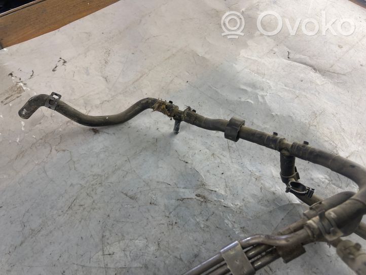 Volkswagen Polo IV 9N3 Tuyau d'alimentation conduite de carburant 