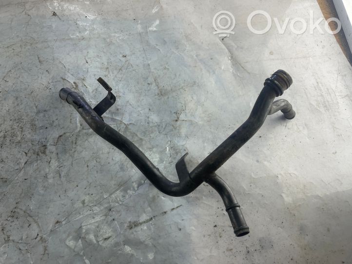 Volkswagen Polo IV 9N3 Tubo flessibile del liquido di raffreddamento del motore 045121065M