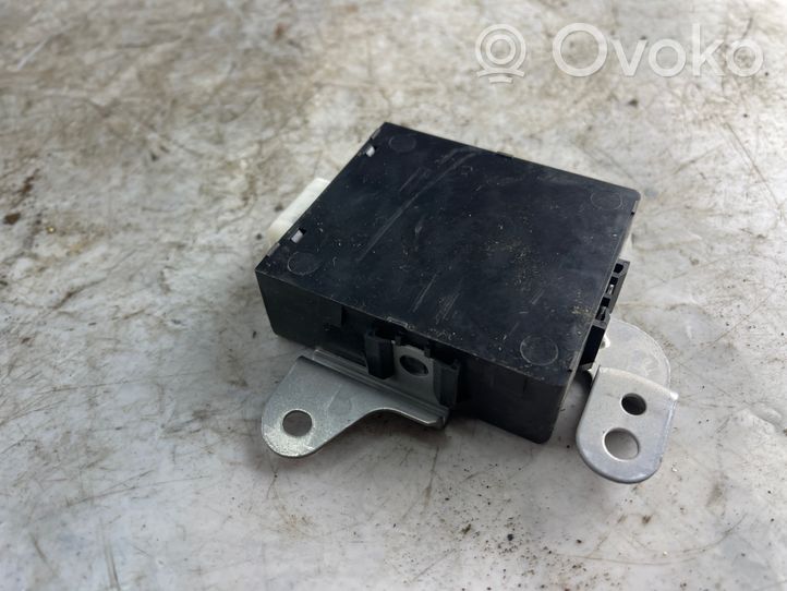 Toyota Land Cruiser (J120) Jakovaihteiston ohjainlaite 8953060280