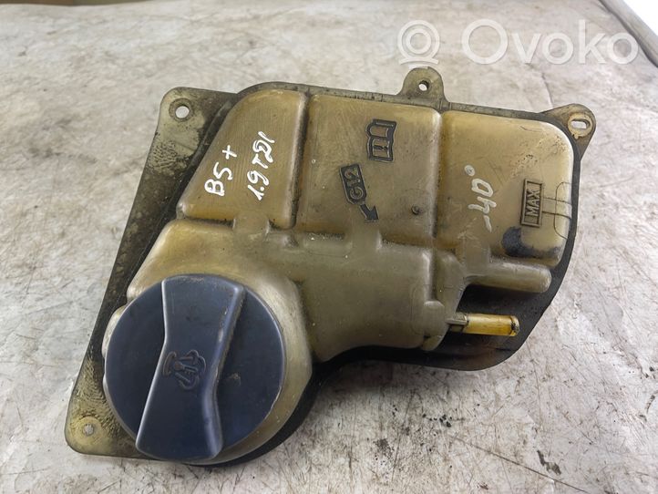 Volkswagen PASSAT B5.5 Coolant expansion tank/reservoir 8d0121403l