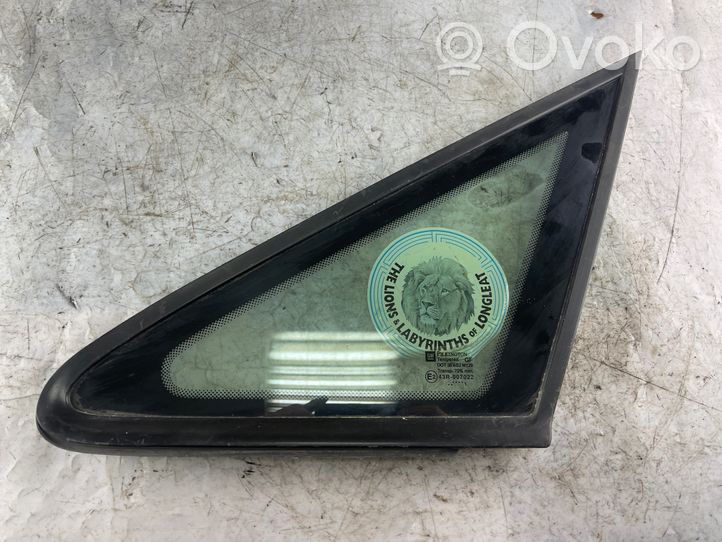 Opel Zafira A Front door vent window glass four-door 