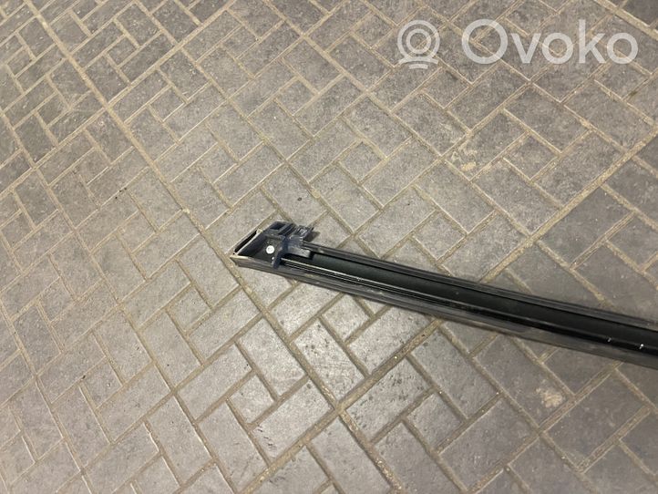 Mercedes-Benz E W210 Rivestimento vetro lato posteriore 