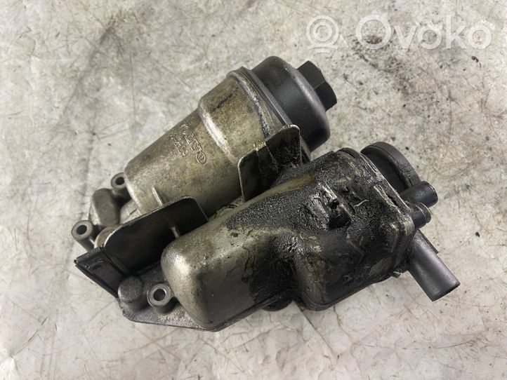 Volvo V70 Supporto di montaggio del filtro dell’olio 08642839