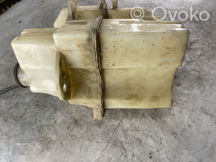 Volvo V70 Windshield washer fluid reservoir/tank 9178881
