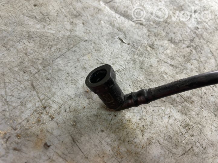 Volkswagen PASSAT B5.5 Tuyau d'alimentation conduite de carburant 3b0201220e