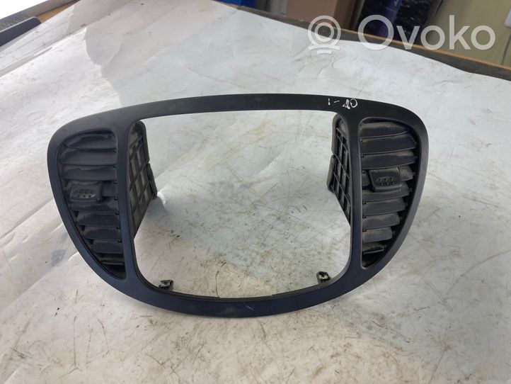 Hyundai i10 Radio/GPS head unit trim 847400x500