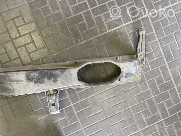 Hyundai Matrix Traversa del paraurti posteriore 8663017010