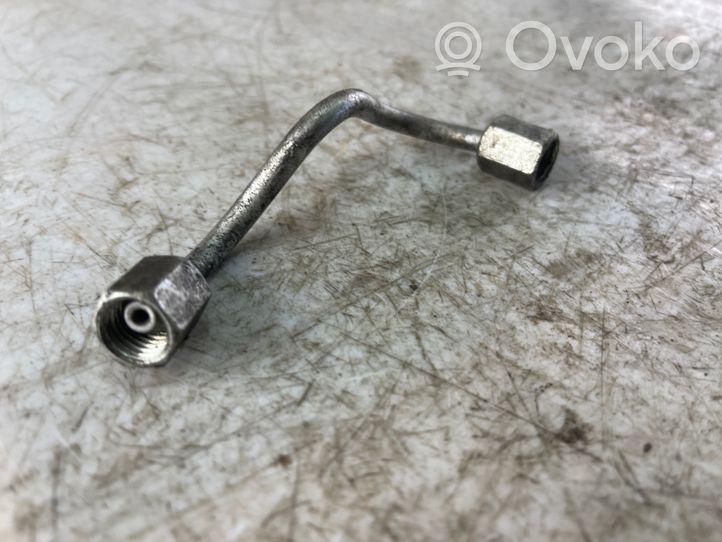 KIA Carens I Tuyau d'alimentation d'injecteur de carburant 