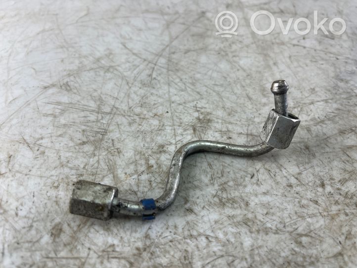 KIA Carens I Tuyau d'alimentation d'injecteur de carburant 