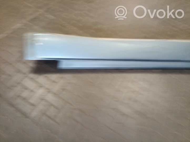 Mitsubishi Grandis Sill MN145462