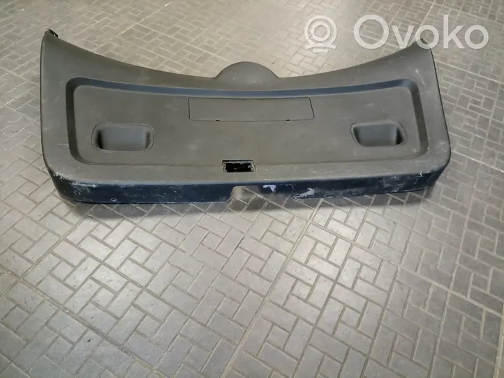 Toyota Corolla Verso AR10 Garniture de couvercle de coffre arriere hayon 677660F010