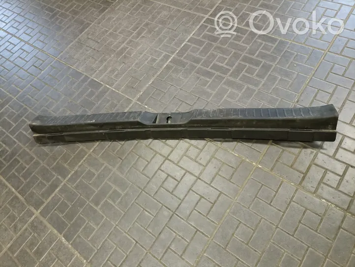 Toyota Corolla Verso AR10 Bagažinės slenksčio apdaila 647160F010