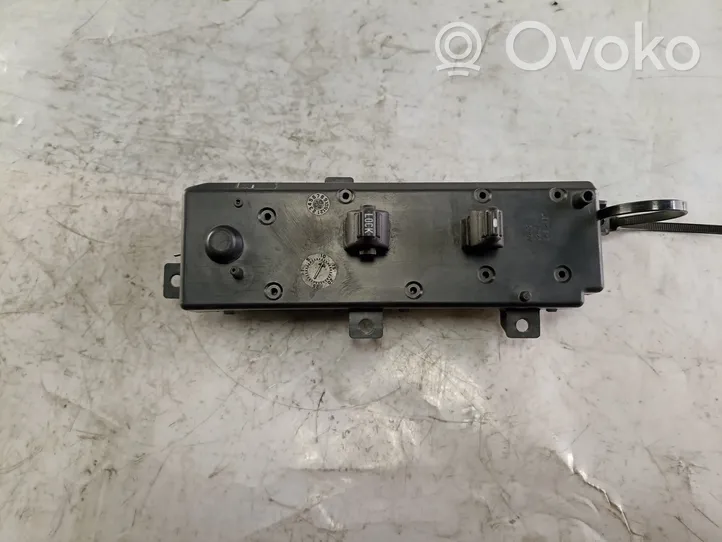 Jeep Grand Cherokee (WJ) Oven keskuslukituksen ohjausyksikön moduuli 5JM63DX9AB