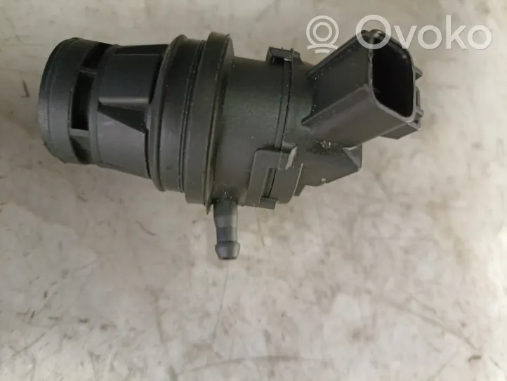 Toyota Land Cruiser (J120) Windscreen/windshield washer pump 