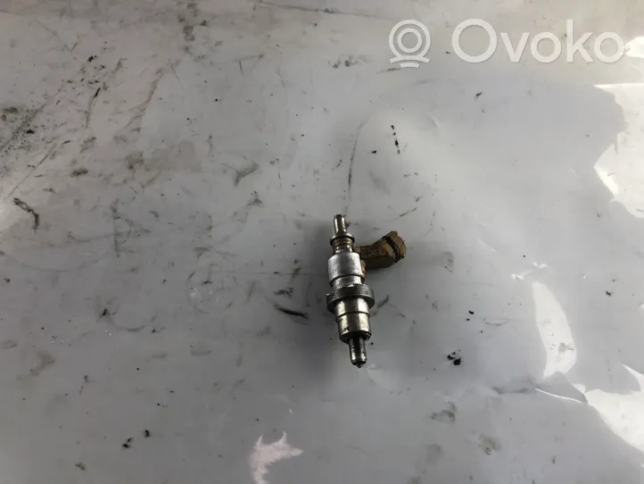 Toyota Auris 150 Injecteur de carburant 2371026010