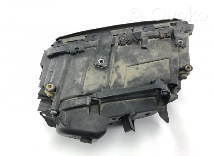 Audi A8 S8 D2 4D Phare frontale 0301047273