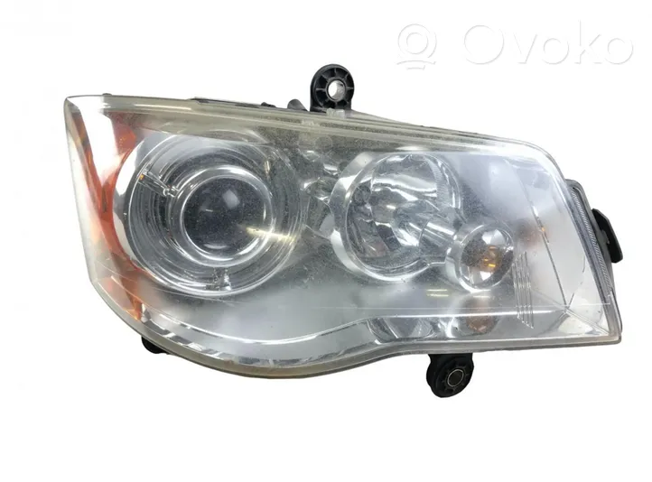 Chrysler Grand Voyager V Lampa przednia 5113340AE