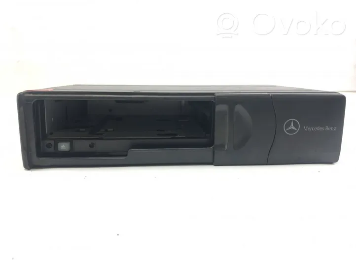 Mercedes-Benz S W220 CD/DVD чейнджер A2208274642