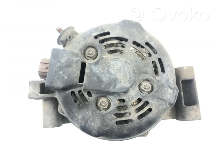 Toyota Avensis T270 Alternador 1042104590