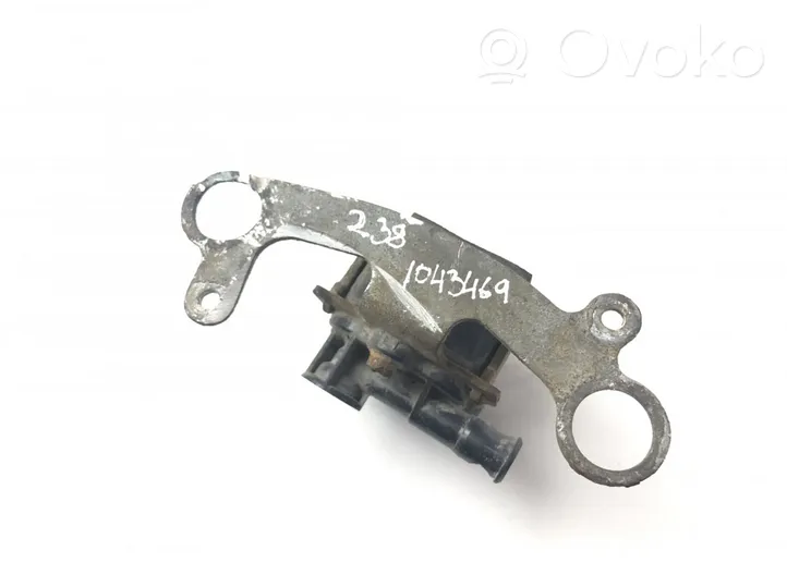 Lexus RX 450H Verteiler / Ventilblock Luftfederung 4809648020