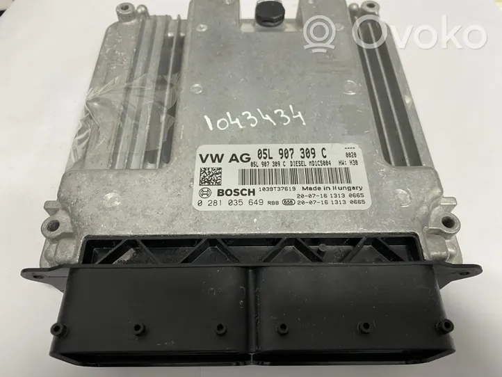 Volkswagen Golf VIII Calculateur moteur ECU 0281035649